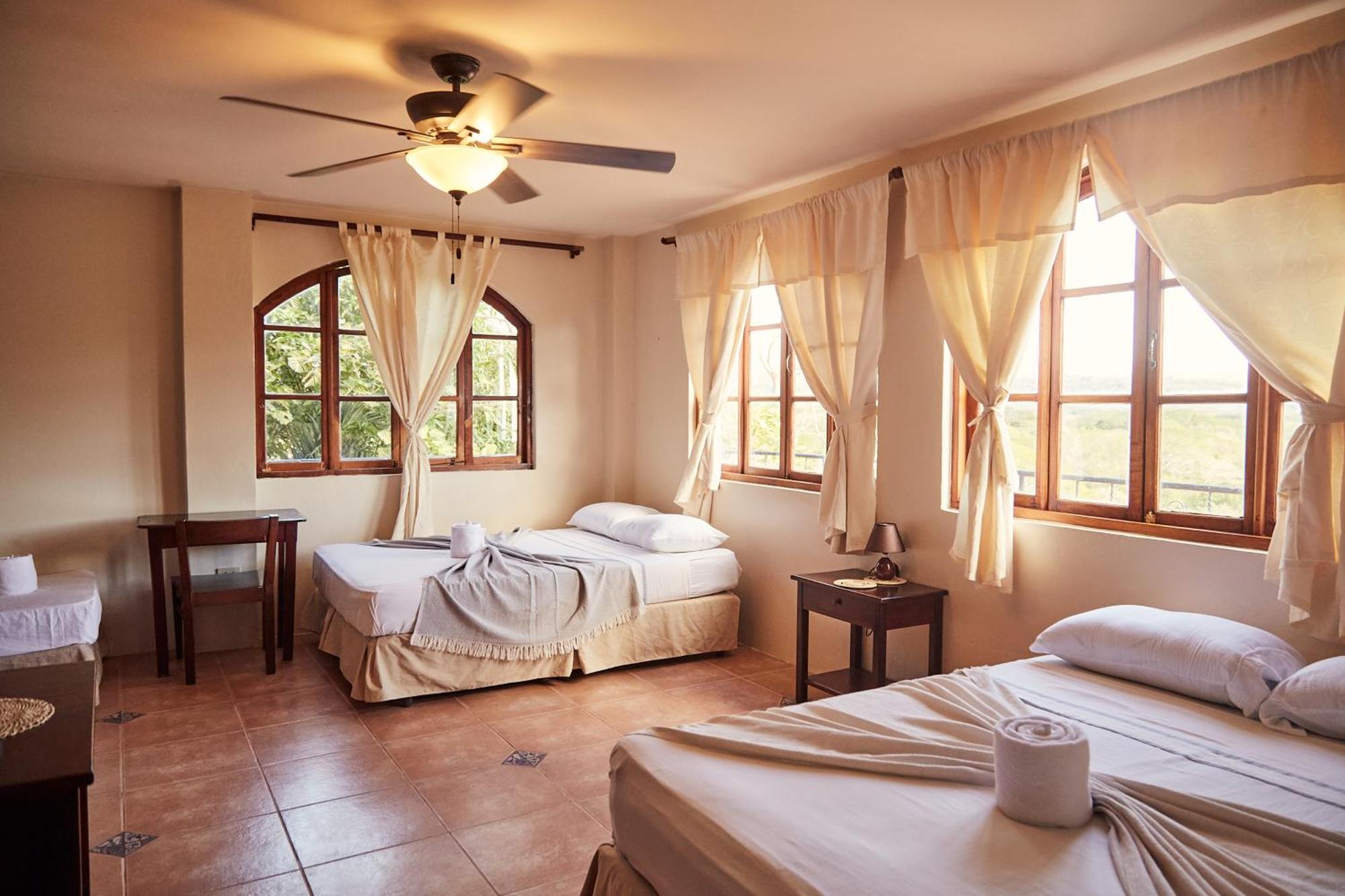 Beachside Stay At Villa Viyarte Сан-Хуан-дель-Сур Экстерьер фото