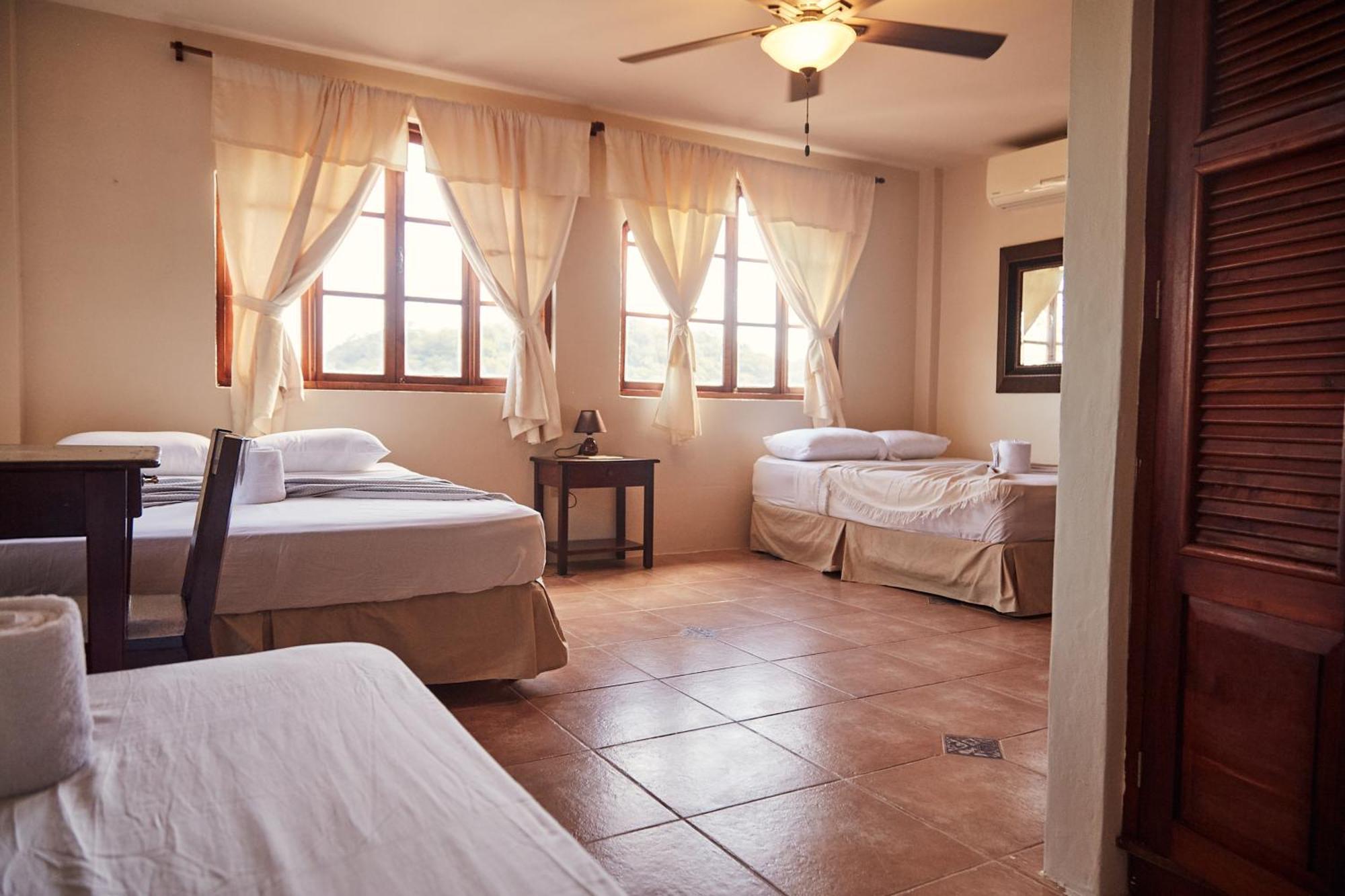 Beachside Stay At Villa Viyarte Сан-Хуан-дель-Сур Экстерьер фото